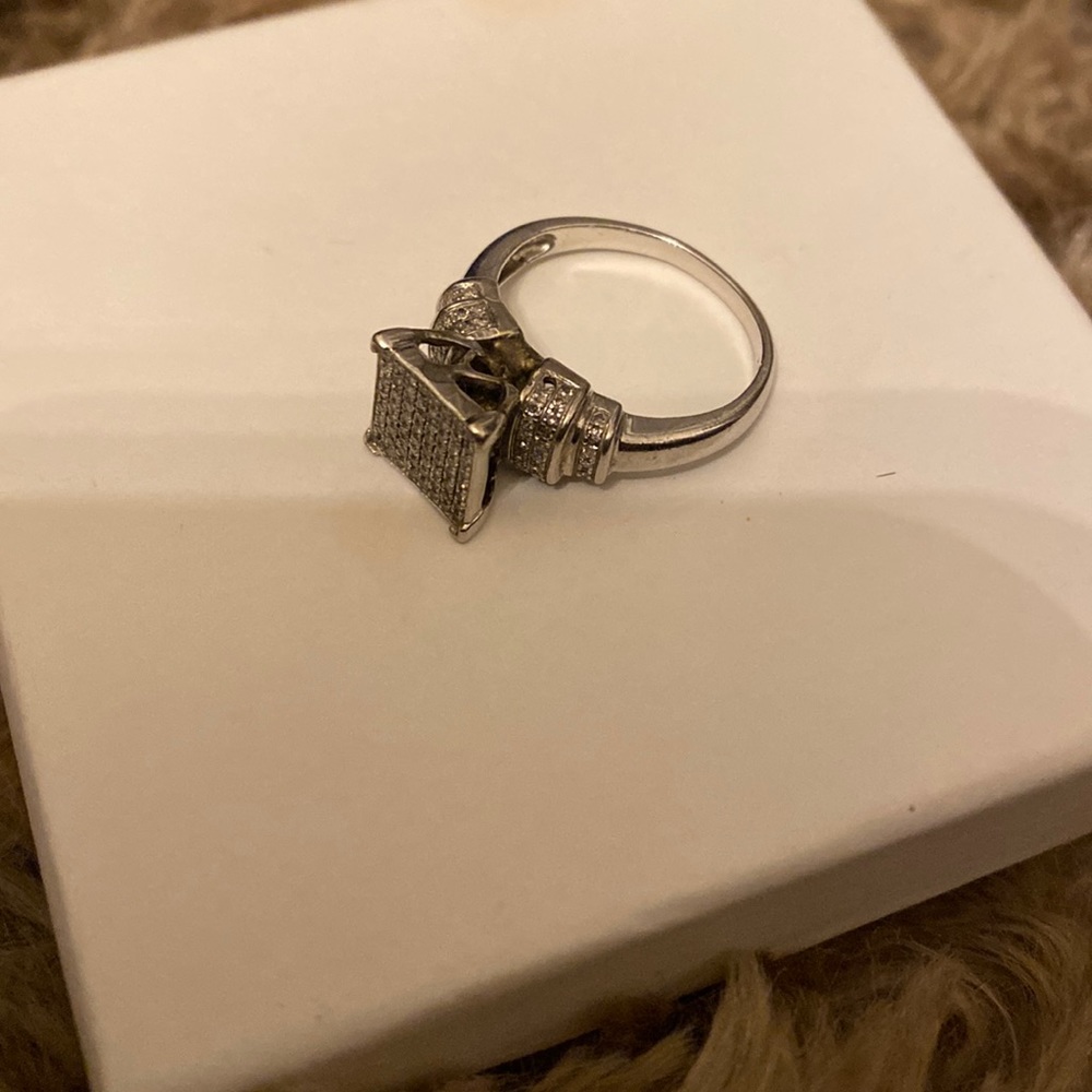 Womens the 10k white gold diamond ring
